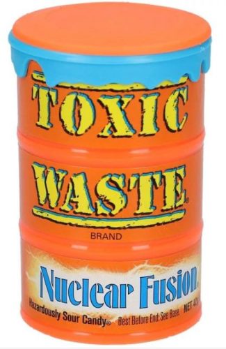 Toxic Waste Hazardously Sour Candy Hordó narancssárga 42g